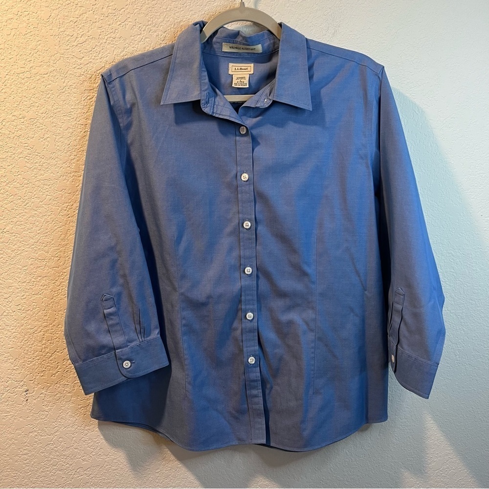 Women’s L.L. Bean blue wrinkle resistant button up blouse size large L